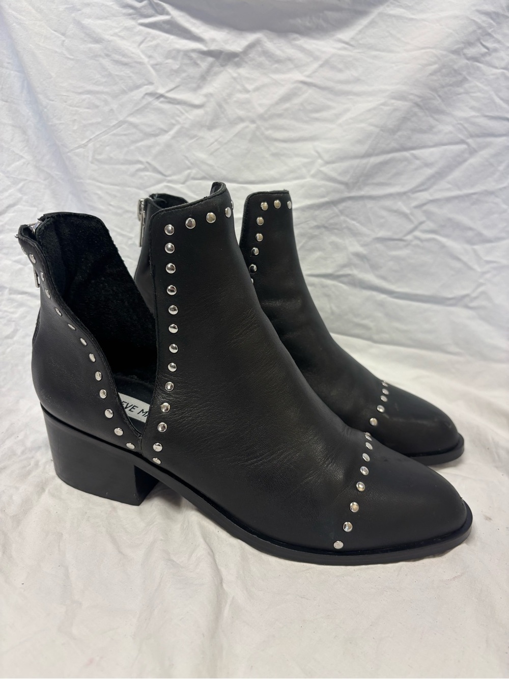 Steve Madden Black Studded Leather Ankle Booties | Size 8